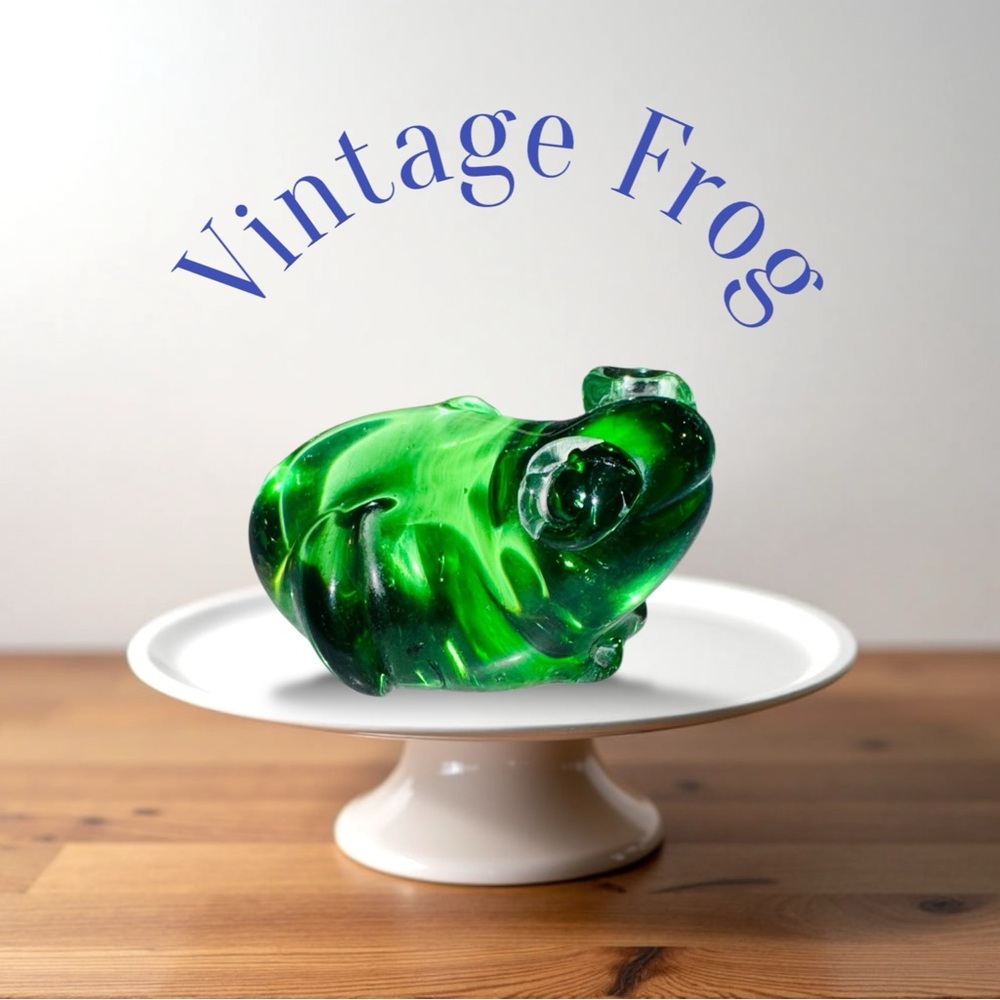 VINTAGE ART GLASS GREEN FROG FIGURINE PAPERWEIGHT